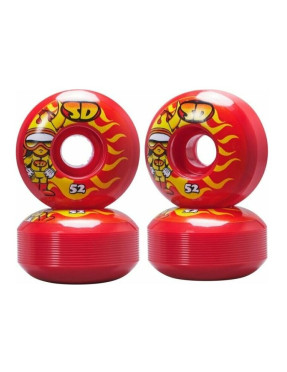 roues pour skateboard rouge avec des flamme jaune dessus; de la marque speed demons et le modele hot shot